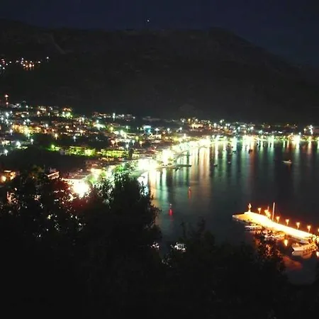 Paraskevas Beach Hotel