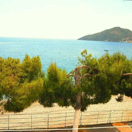 Paraskevas Hotel 3*