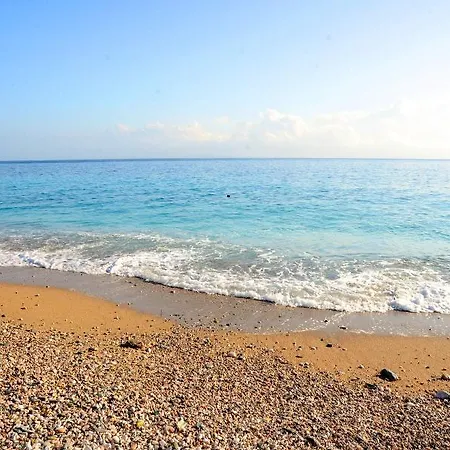 Paraskevas Beach Hotel Otel Tirós
