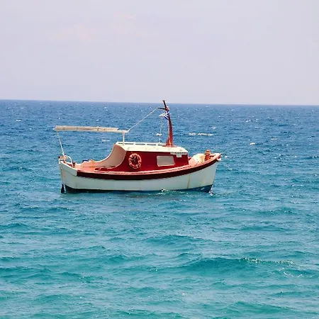 Otel Paraskevas Beach Hotel