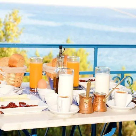 Paraskevas Beach Hotel Otel Tirós