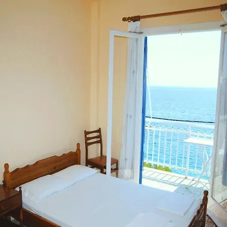 Otel Paraskevas Beach Hotel Tirós