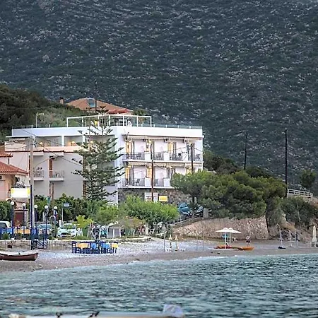 Paraskevas Ξενοδοχείο Τυρός