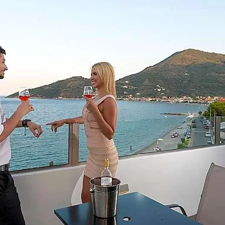 Ξενοδοχείο Paraskevas 3*