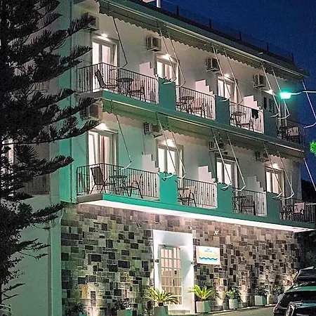 Ξενοδοχείο Paraskevas 3*