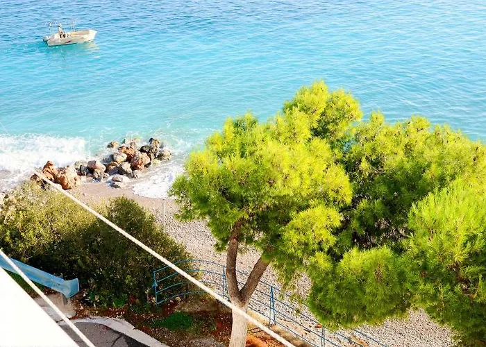 Hotell Paraskevas Tirós