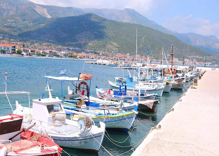 Hotell Paraskevas Tirós