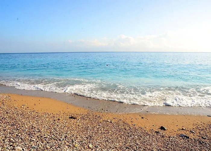 Paraskevas Hotell Tirós