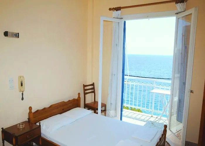 Hotell Paraskevas Tirós